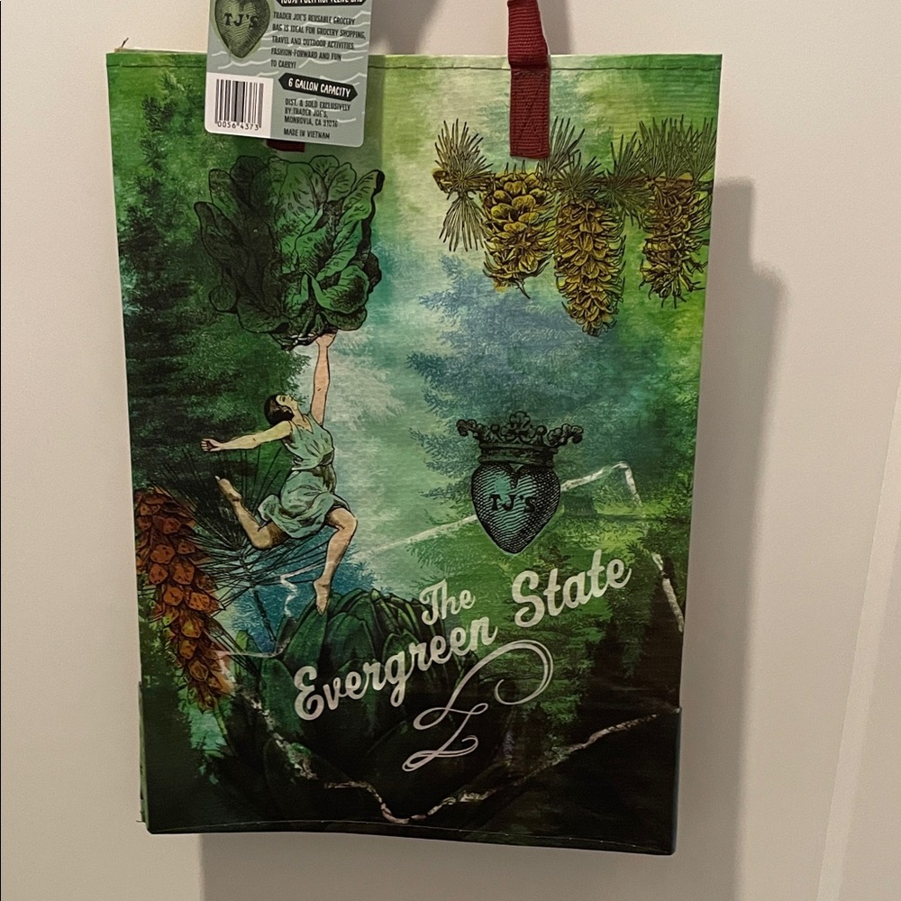 Trader Jo’s Washington state Evergreen State Tote, NWT, reusable bag